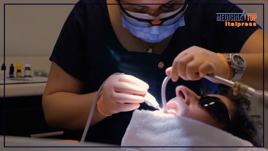 Implantologia Dentale: I Rischi di Scegliere Interventi all'Estero