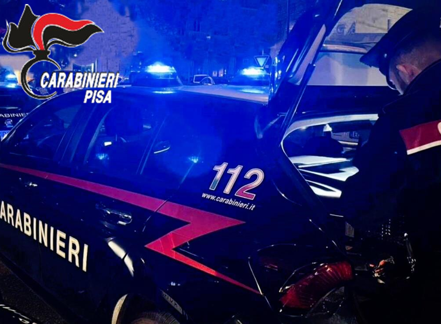 Controlli sulla 'malamovida' a San Miniato: locale sanzionato per violazioni igienico-sanitarie, una denuncia per droga e tre multe a cittadini italiani.