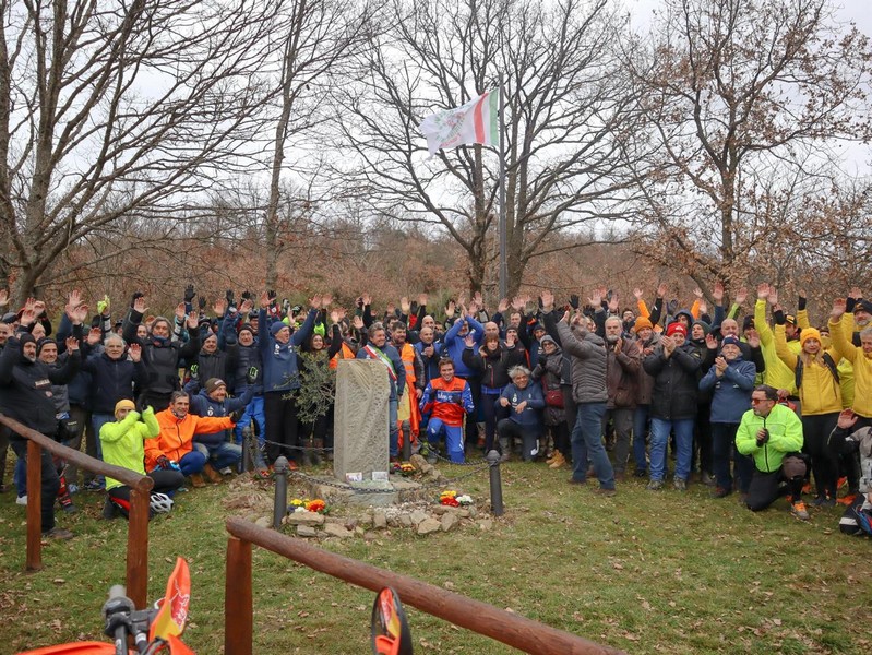 Decine di motociclisti a Castiglion Fiorentino per commemorare Fabrizio Meoni