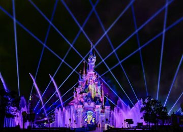 Disneyland Paris presenta il nuovo spettacolo serale "Disney Tales of Magic"