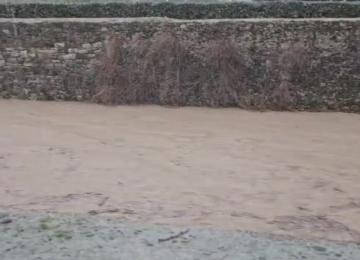 Forti piogge nel Fiorentino: strade allagate e disagi.