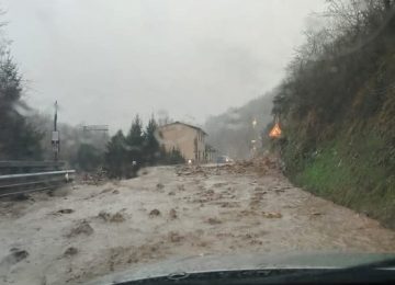 Frana ed esondazione a Fontebuona: chiusura della strada Bolognese