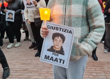 Giustizia per Maati: Giani presente in piazza a Certaldo per la commemorazione.