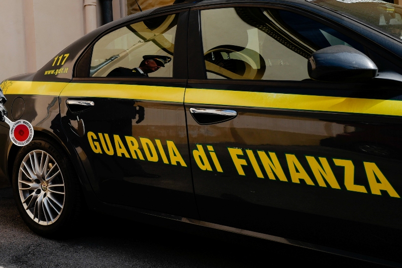 Grande operazione antimafia in tutta Italia: 17 misure cautelari e 30 milioni di euro sequestrati. Coinvolto un consorzio di Pontedera.