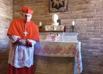 Il Cardinal Ernest Simoni celebra la Santa Messa nella Chiesa di San Salvatore a Fucecchio.