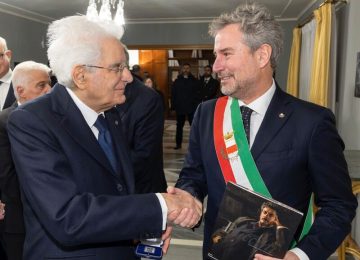 Il sindaco Mario Pardini incontra a Roma il Presidente della Repubblica Sergio Mattarella.