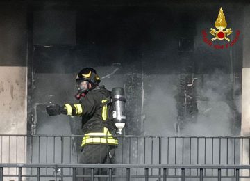 Incendio alla caserma di Borgo San Lorenzo: Antonio Recati rimane in carcere.