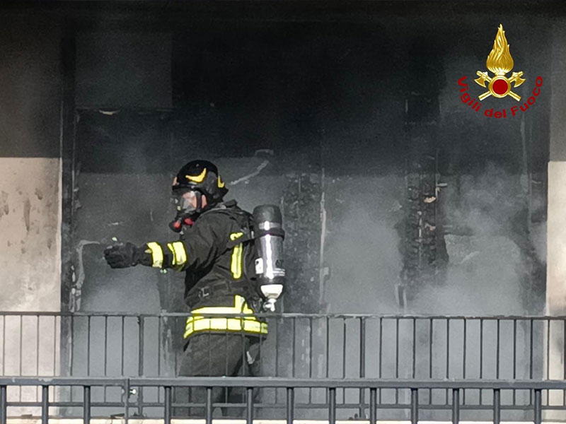 Incendio alla caserma di Borgo San Lorenzo: Antonio Recati rimane in carcere.