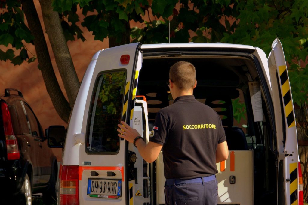 Incidente mortale sul lavoro in una cartiera a Lunata