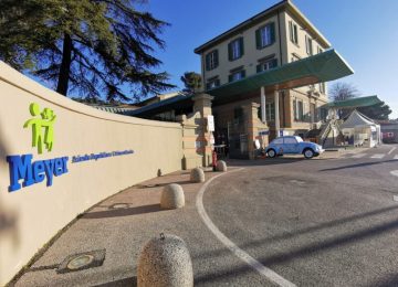 Ingoiata una pila: bambina salvata da Meyer e Ospedale del Cuore