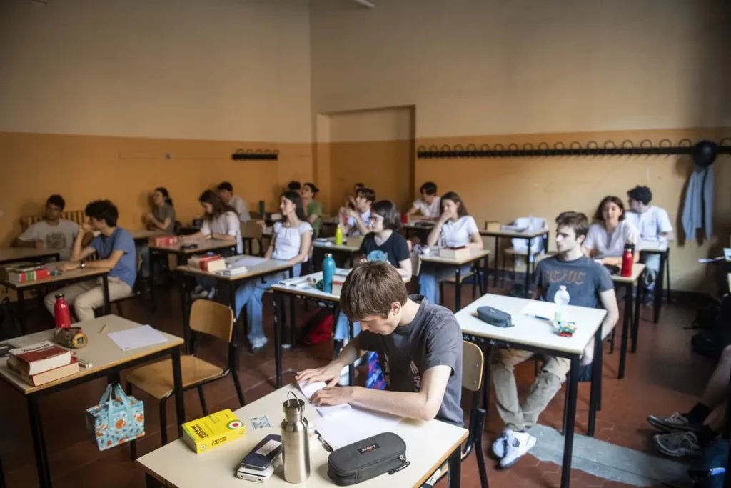 Maturità: Seconda Prova di Latino per il Liceo Classico e Matematica per il Liceo Scientifico - Agenzia di Stampa Italpress