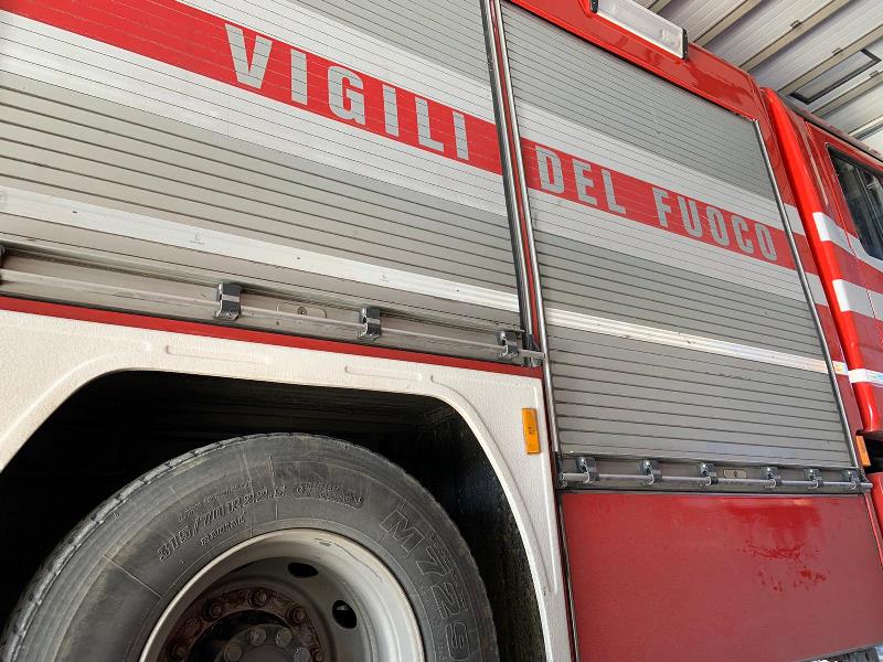 Rimessaggio agricolo e abitazione a fuoco vicino a Lucca