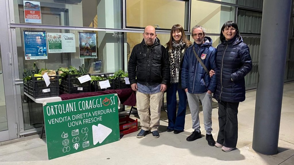 Riprende la vendita delle cassette di ortaggi degli Ortolani Coraggiosi presso la Fondazione I Care di Fucecchio.