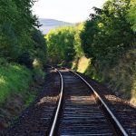 Sarà un venerdì difficile: scioperi nei treni, nei trasporti pubblici e in scuole e sanità.