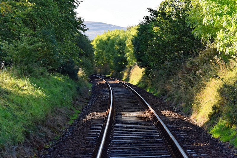 Sarà un venerdì difficile: scioperi nei treni, nei trasporti pubblici e in scuole e sanità.