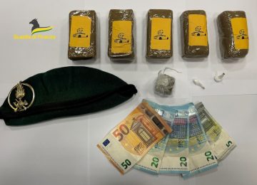 Sequestrato oltre mezzo chilo di droga nel centro di Livorno, arrestato.