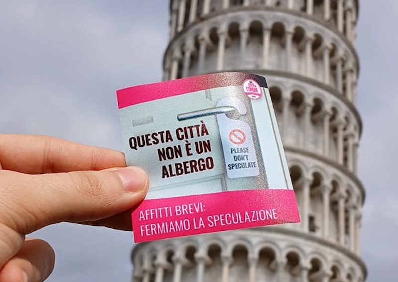 "Stop agli affitti brevi": manifestazione a Pisa contro le keybox