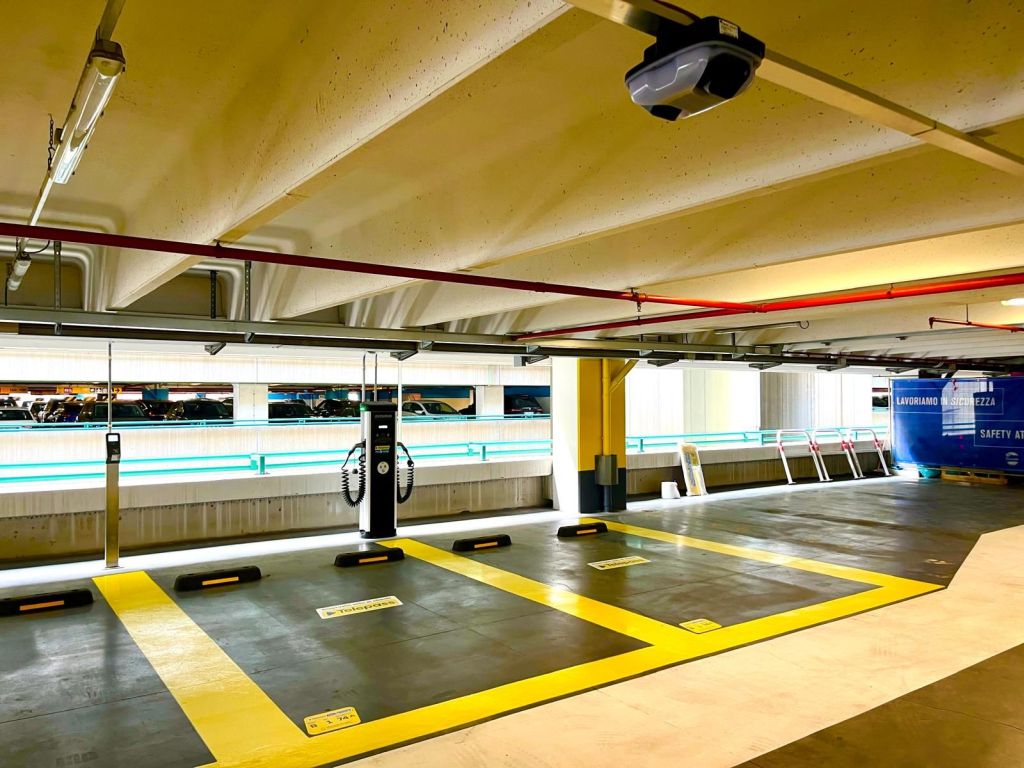 Telepass Introduces "Park & Charge" Service at Rome Fiumicino Airport - Italpress News Agency