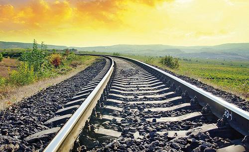 Turismo: Fabio Bertino narra un viaggio in treno dall'Italia del Nord a quella del Sud