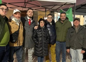 Un presidio della Lega per la solidarietà e il sostegno alle forze dell'ordine