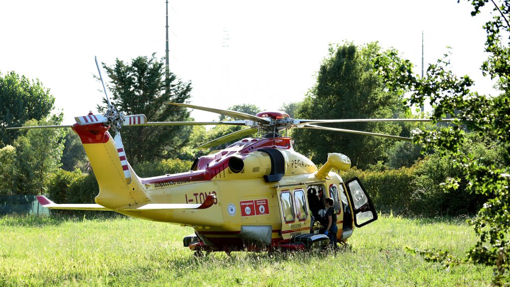 Uomo cade da oltre tre metri: trasportato in elisoccorso a Pisa.