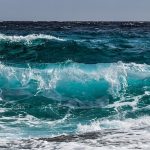Vento forte a Castiglione della Pescaia: attivate le ricerche per un surfista disperso in mare.
