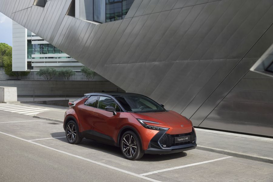 Toyota C-HR: Un Design Più Audace con l'Allestimento Lounge Hero