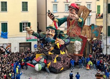 Carnevale di Foiano: nella seconda sfilata il giudizio sulle mascherate dei carri