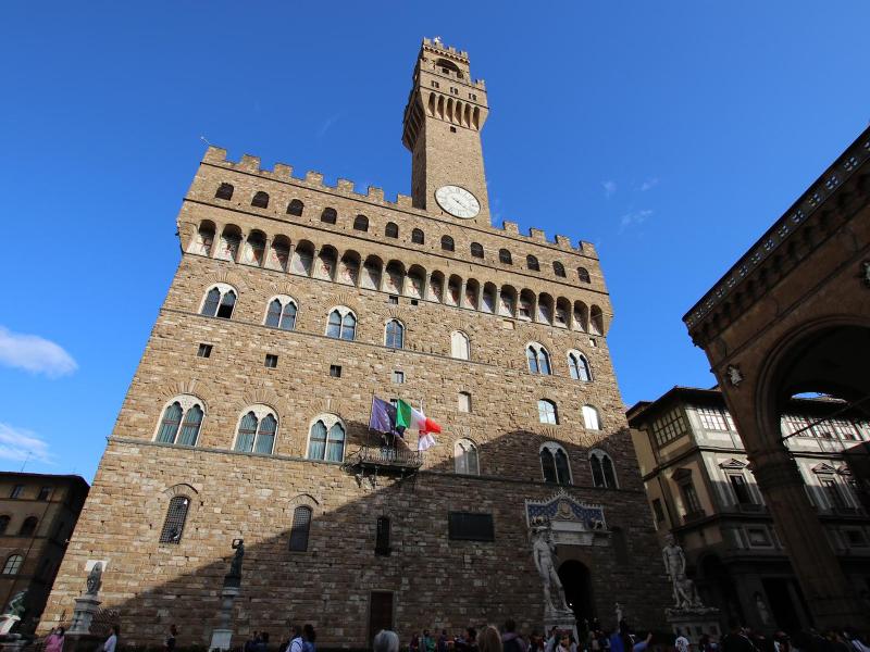 Brindisi di San Valentino sulla Torre di Arnolfo di Palazzo Vecchio