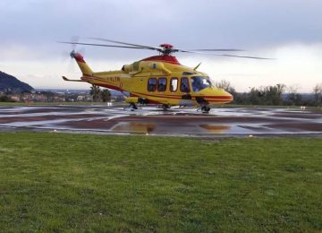 Caduta da cavallo, trasportato in ospedale con l'elisoccorso.