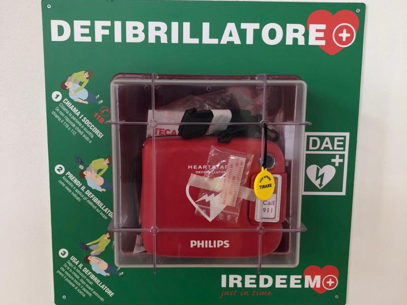 Defibrillatore rubato in piazza Sant'Ambrogio