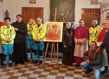 Don Gambelli 'ritorna a casa': Castelfiorentino omaggia l'arcivescovo con un ritratto