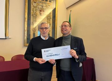 Fiori di Vetro riceve una generosa donazione dalla comunità empolese