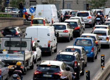 Firenze: 15esima città più congestionata d'Europa, con 101 ore di traffico in un anno