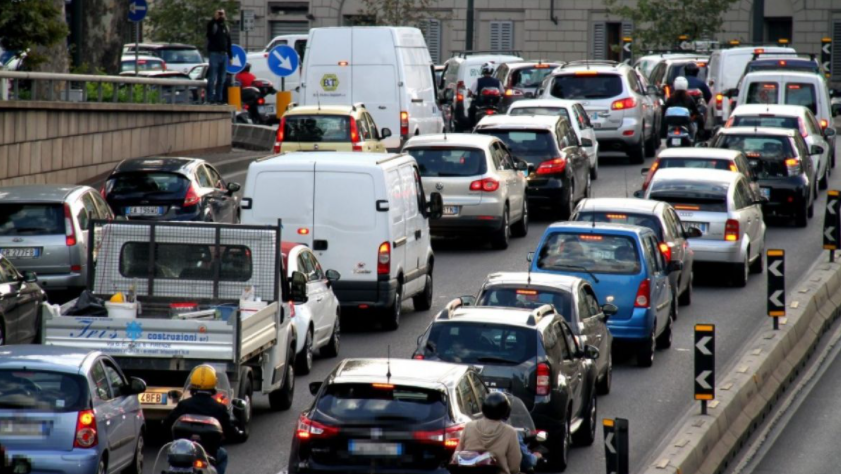 Firenze: 15esima città più congestionata d'Europa, con 101 ore di traffico in un anno