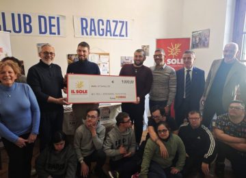 Grande successo per l'iniziativa natalizia "Un alberello per il Sole": Conad raccoglie e dona 7.000 euro.