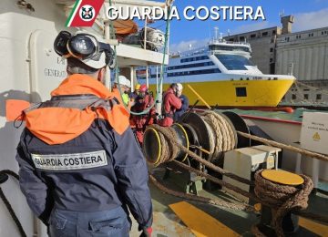 Gravi irregolarità a bordo: nave bloccata a Livorno