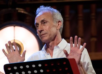 I Poteri Marci": Dalla Politica all'Informazione, secondo Marco Travaglio in "I Migliori Danni della Nostra Vita