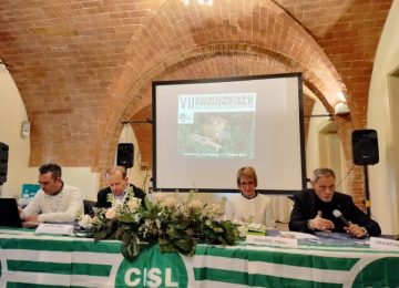 I sindaci Fabio Mini e Roberto Giannoni al convegno provinciale della Cisl tenutosi a San Miniato