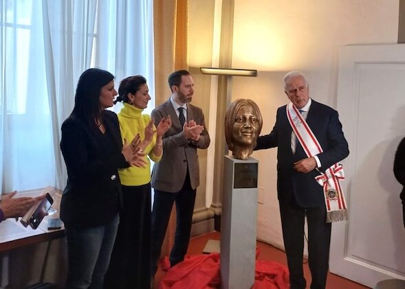 Inaugurata presso la sede della Regione la scultura del volto di Mahsa Amini