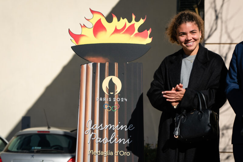 Il tennis è felicità! Jasmine Paolini incontra fan e concittadini a Bagni di Lucca