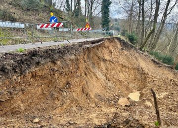 La segnalazione da Poggio alla Malva: "Dopo la frana siamo rimasti isolati"