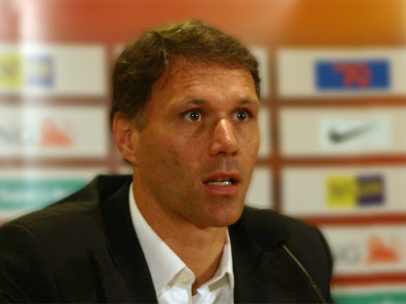 Marco Van Basten operato presso la Casa di Cura San Rossore dal rinomato esperto Van Dijk.