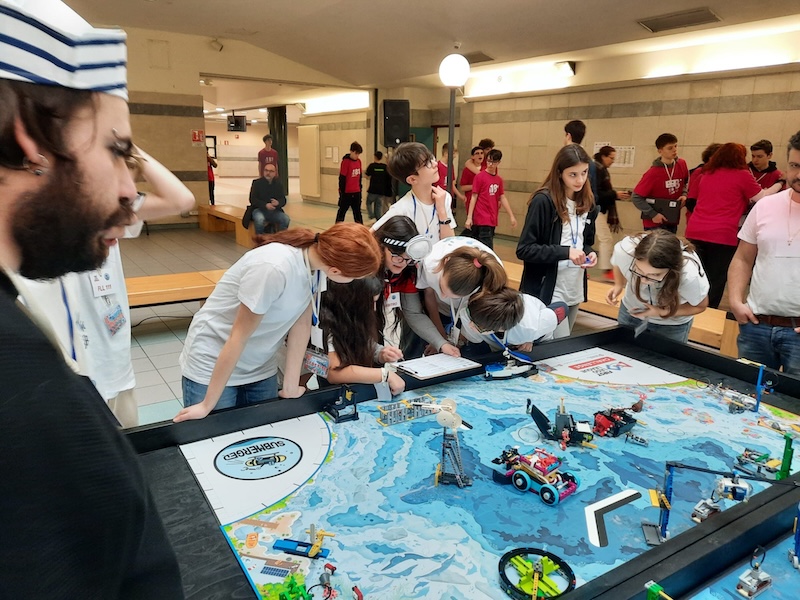 Primo Lego League Challenge: alla squadra del Piero della Francesca di Arezzo il premio "Stella Nascente"