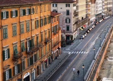 Protesta dei trattori a Pisa, bloccati i lungarni