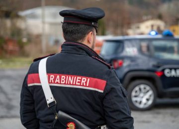 Spargisale danneggiato nel lucchese, denunciato un quarantenne