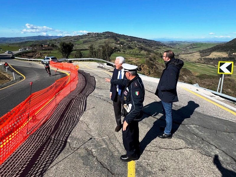 Statale 68 di Val di Cecina chiusa a Mazzolla per frana