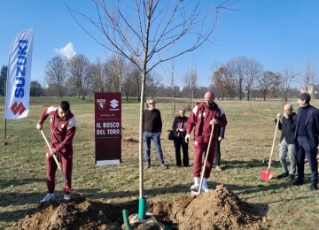 Suzuki pianta oltre 60 alberi di fronte all'impianto giovanile del Torino FC