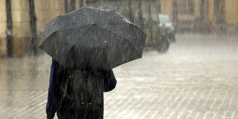 Allerta meteo arancione in Toscana: chiusure ed evacuazioni preventive