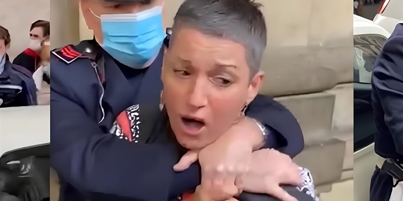 Assolta dopo quattro anni la donna arrestata da 15 vigili a Firenze per non aver indossato la mascherina